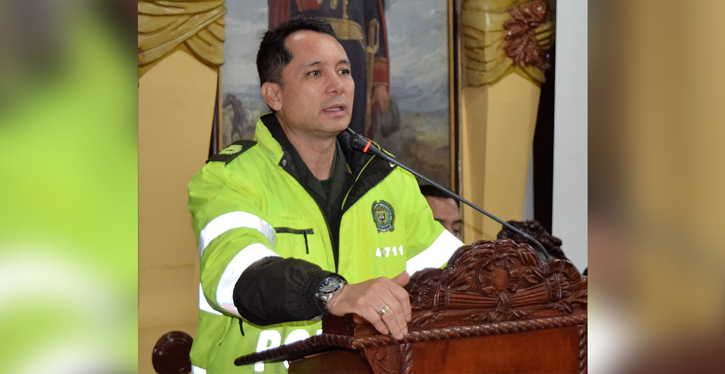 El Comandante de Policía de Cundinamarca coronel José Miguel Correa fue condecorado por la Asamblea