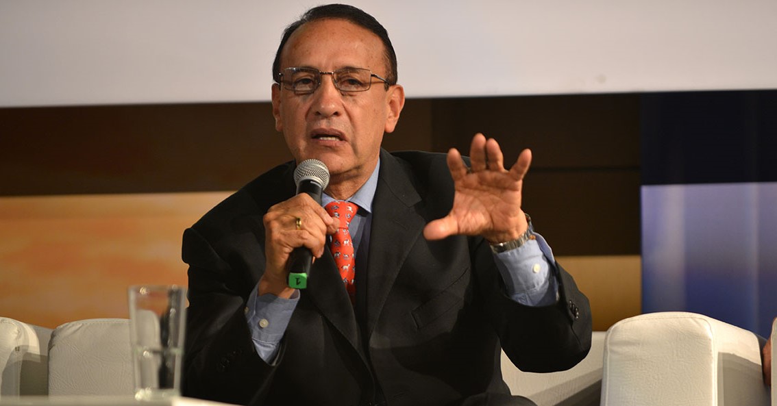 Exgobernador Álvaro Cruz negocia indemnización