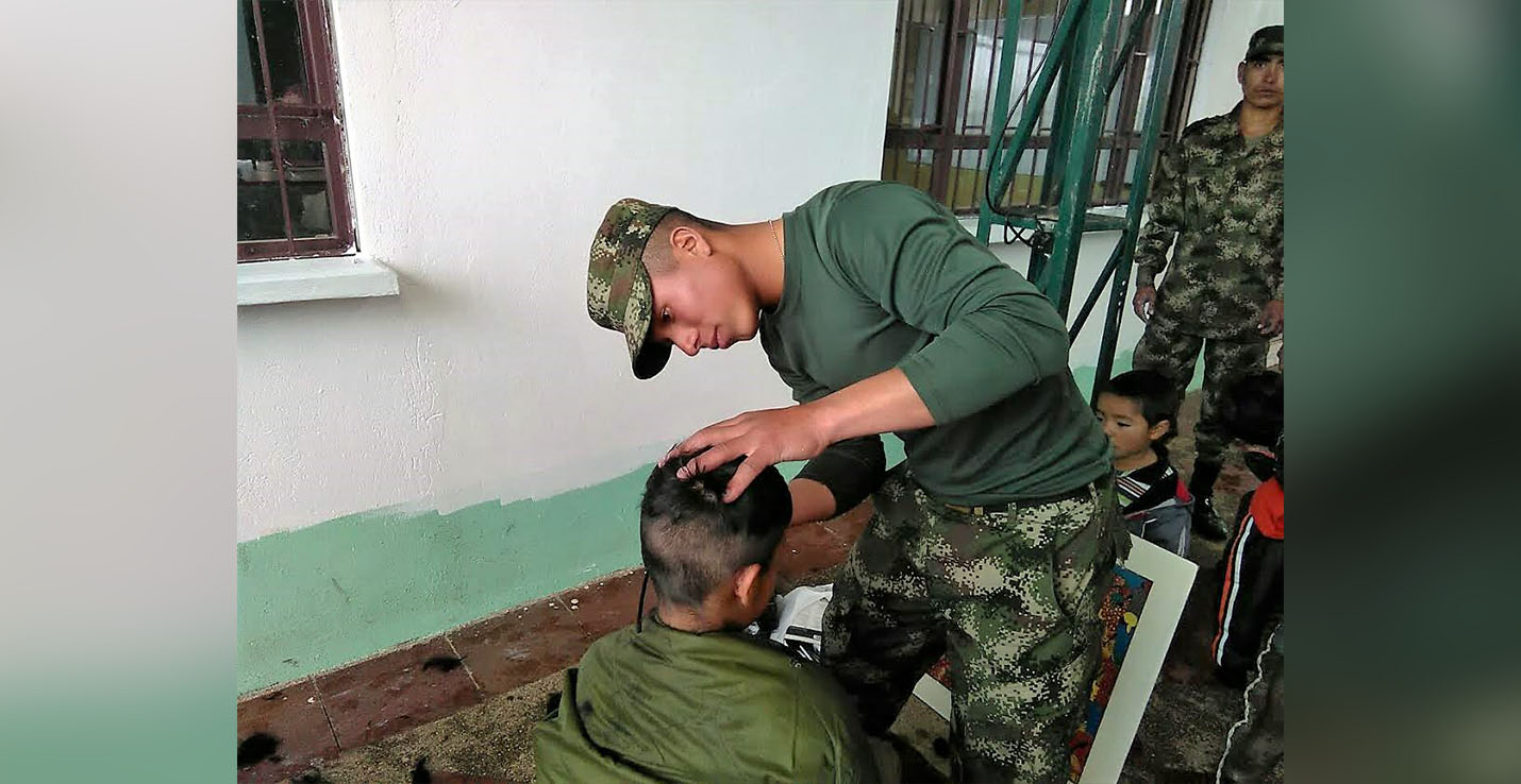 Soldados del Ejército Nacional llevan color y vida a niños de Villapinzón