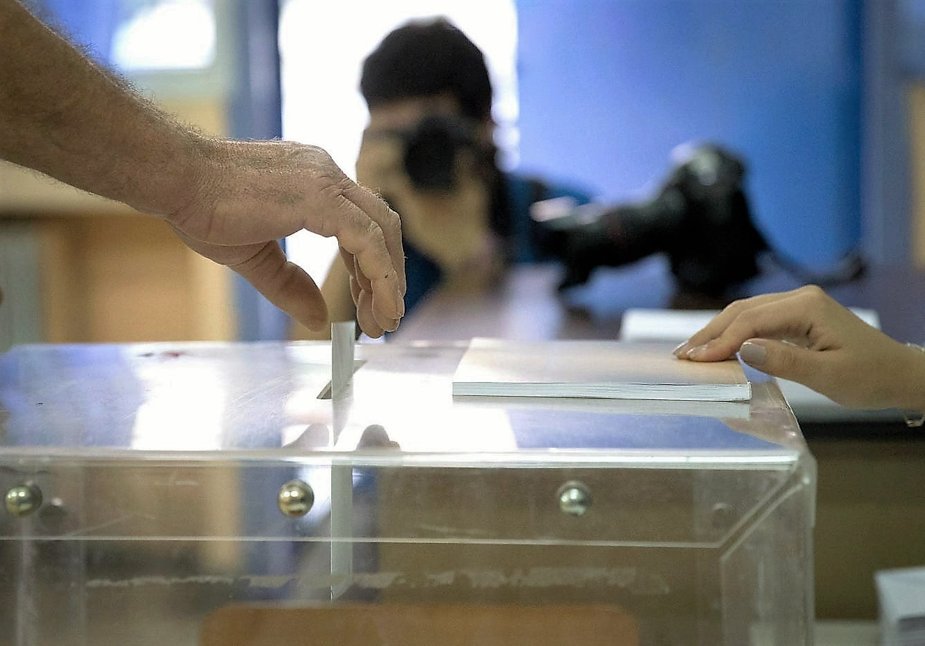 Bajo estrictas medidas de seguridad comienza la distribución de 80.553 kits electorales para el plebiscito 2016 en todo el país