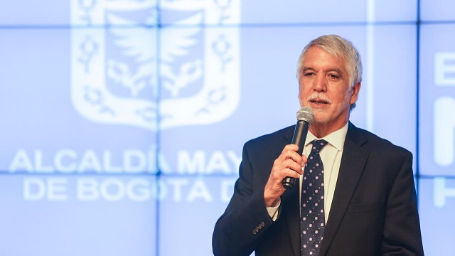 Alcalde Peñalosa respalda un diálogo nacional para construir la paz