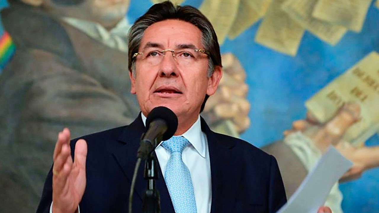 Fiscal General anuncia cárcel para quienes compren repuestos robados de motos y carros