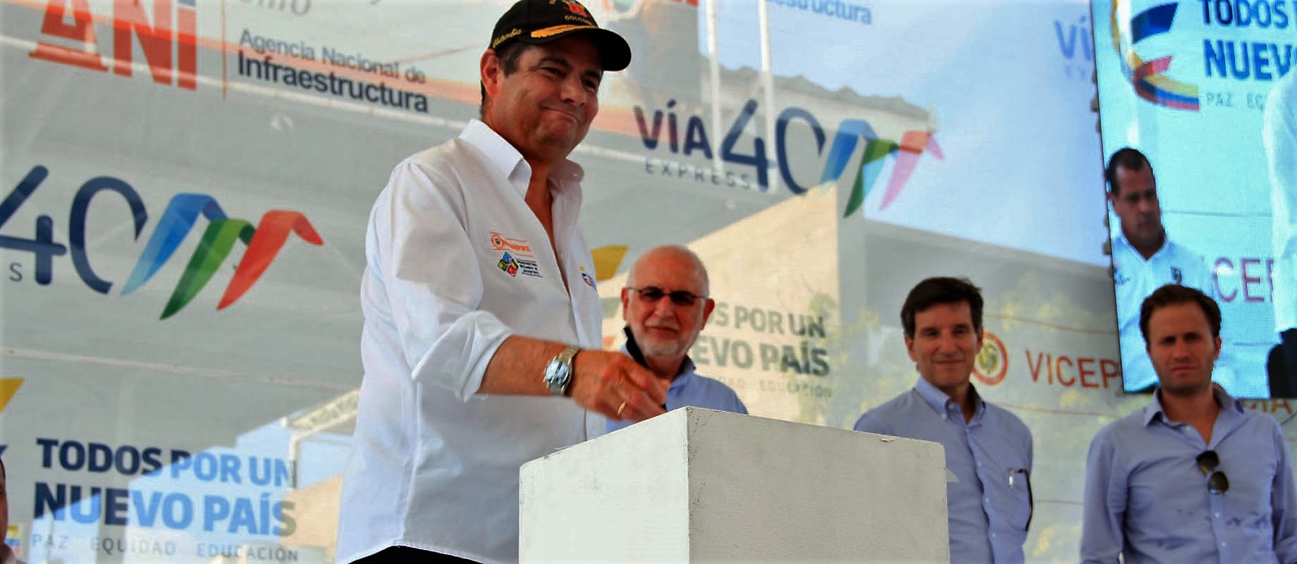 Gobierno Nacional firmo contrato para la nueva concesion de la Autopista Bogota Girardot