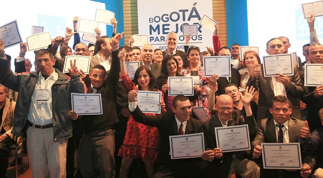 Exhabitantes del Bronx se graduaron 1