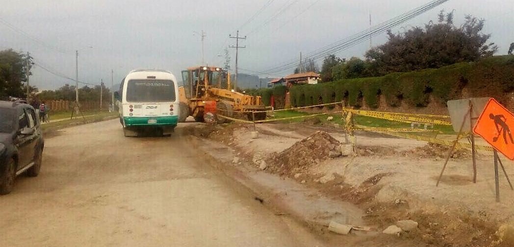 Tras ser aplazada por las fuertes lluvias se reinició la obra de la Vía San Gabriel