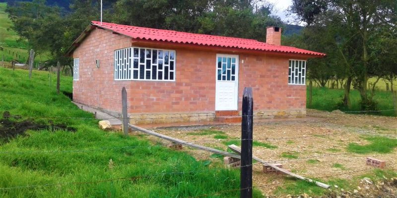 Con un millon de ladrillos se han beneficiado mas de 640 familias