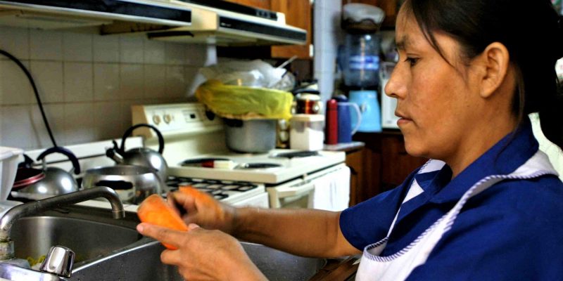 Empleadores deberán pagar prima a trabajadores domésticos antes del 30 de junio