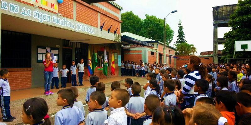 Llamado de Mineducación para reiniciar clases lo antes posible