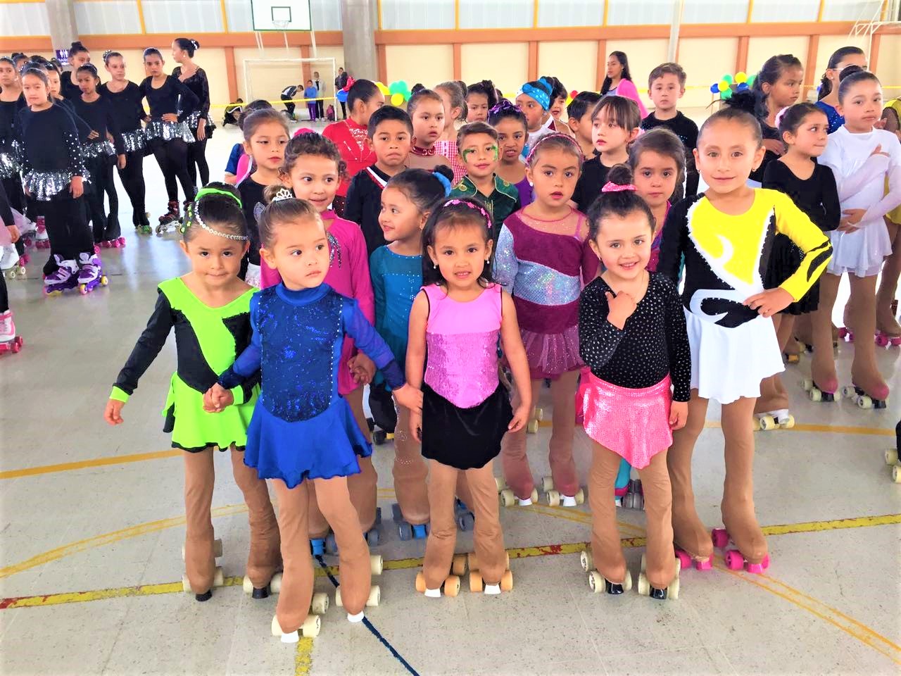 303 deportistas sobre ruedas en el Primer Festival de Patinaje Artístico 2017
