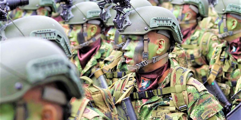 Habitantes del centro del país acompañaron desfiles militares de la Brigada XIII durante el 20 de julio
