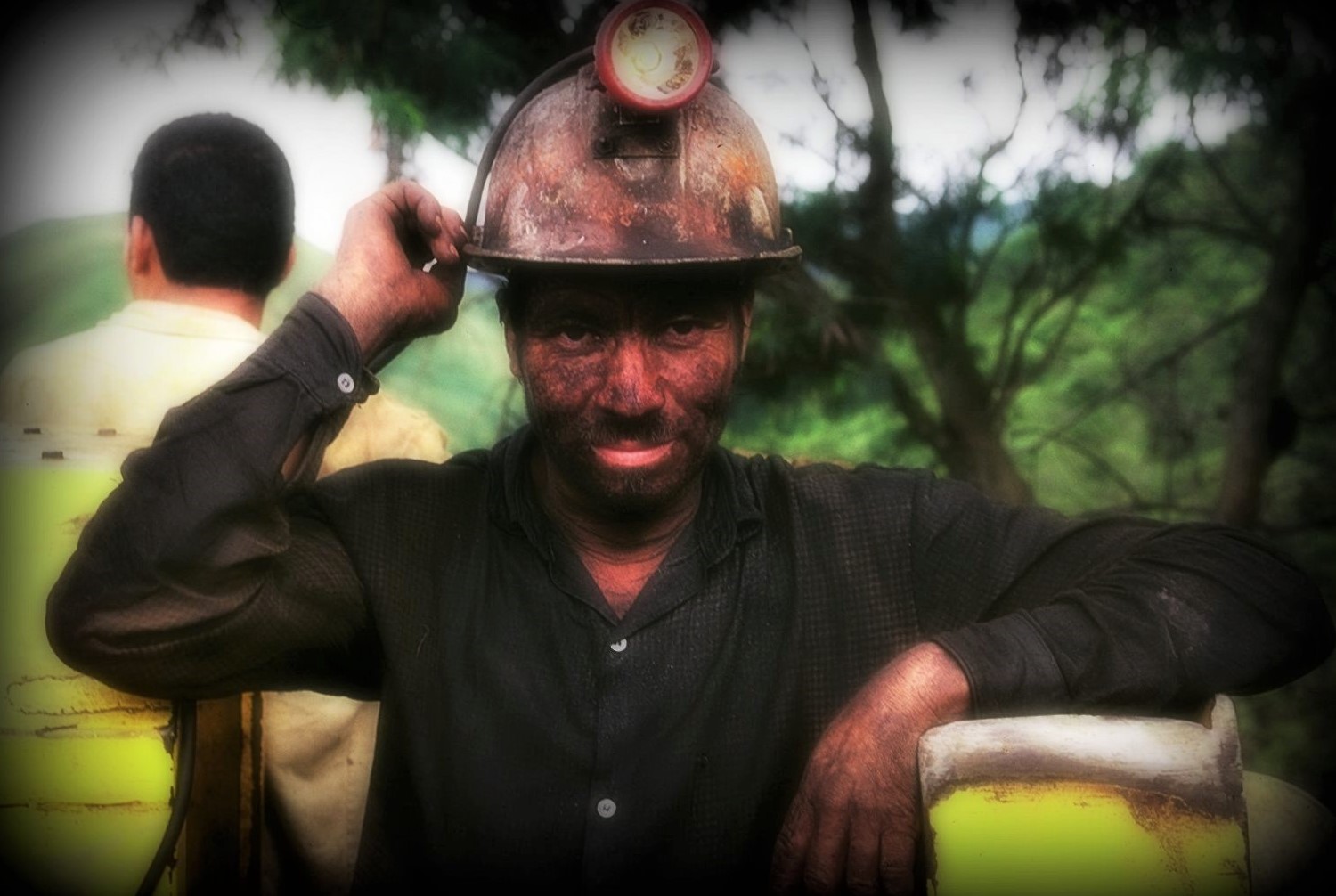 Por una minería bien hecha cascos a la plaza1