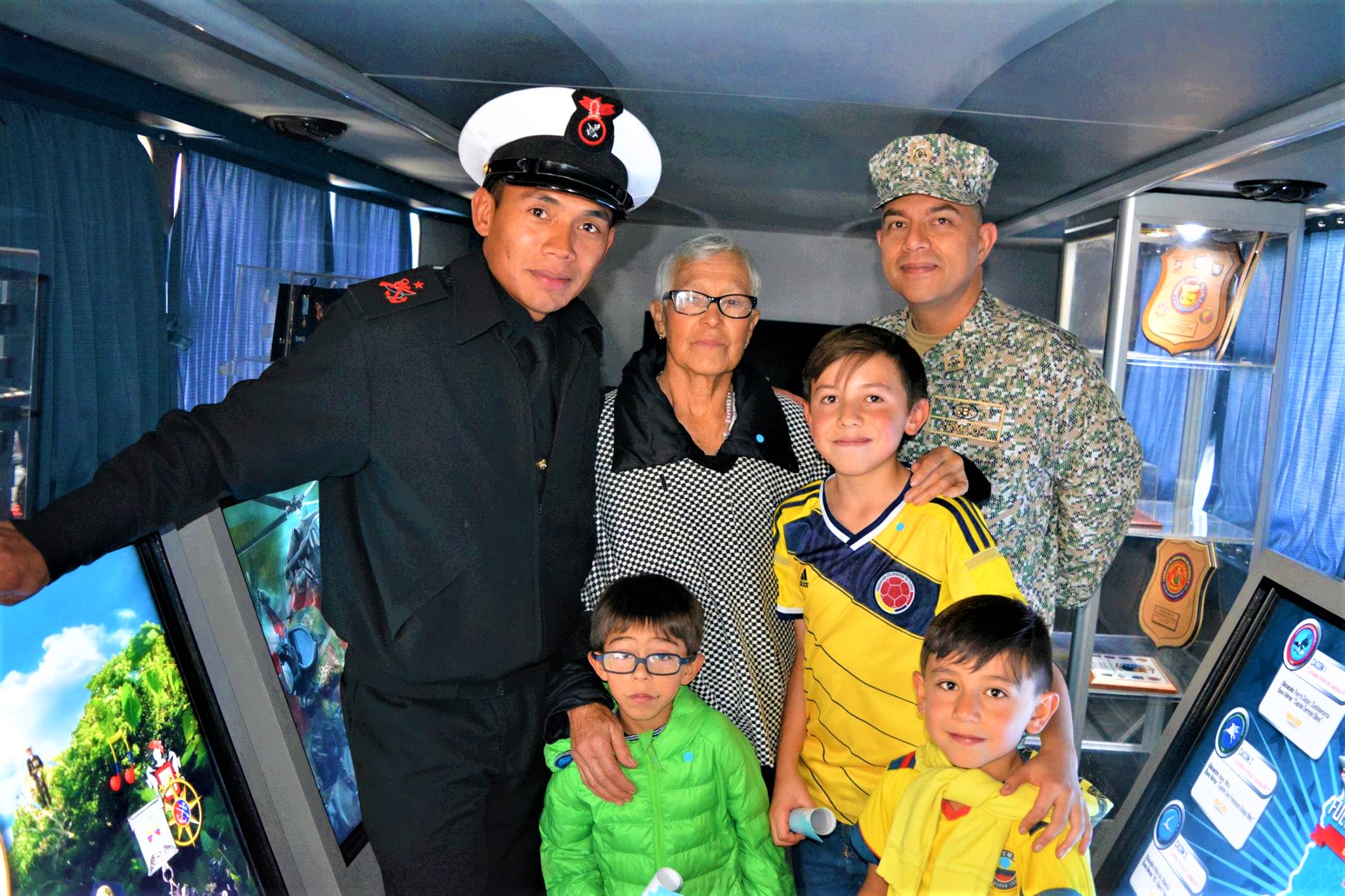 Bus Museo de las Fuerzas Militares hizo parte del Tunjo Fest 2017