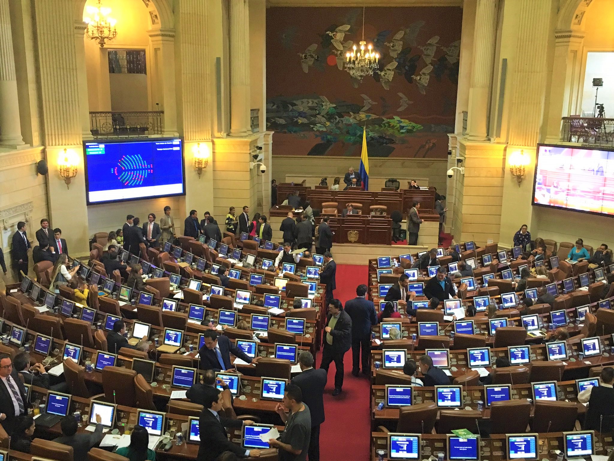 Reforma politica rellenos sanitarios y sistema de regalias los temas centrales en la Camara