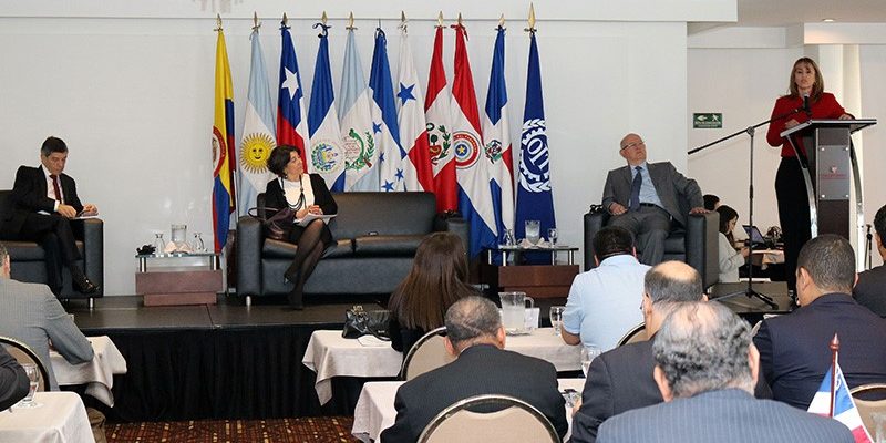 Discusion sobre salario minimo debe enviar un mensaje d
