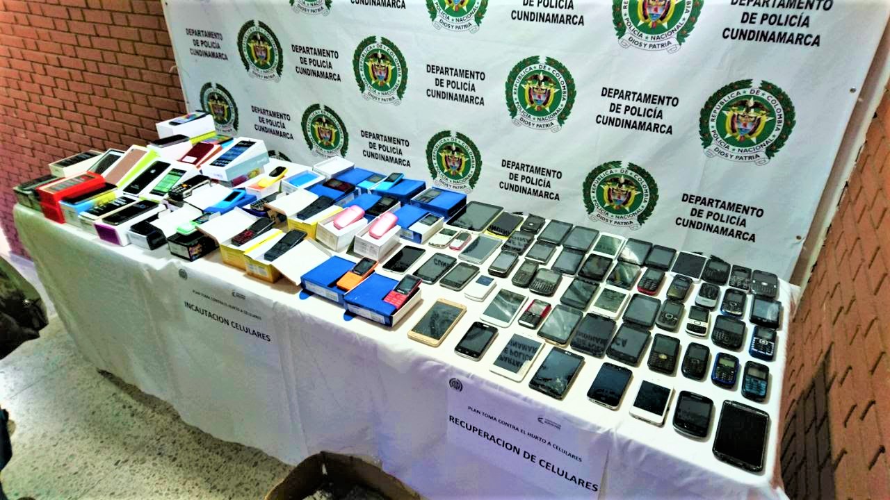Policia de Facatativa incauto 179 celulares