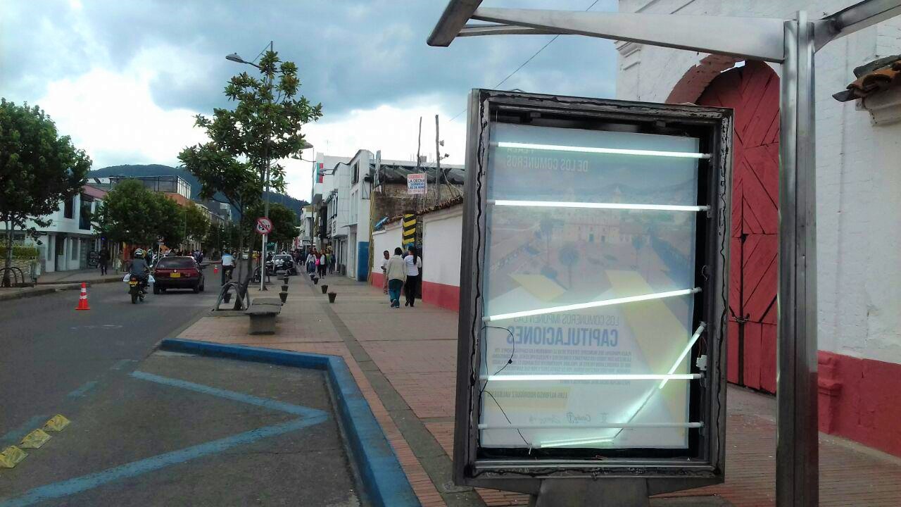 Vandalos destruyen mogadores en paraderos del centro de Zipaquira