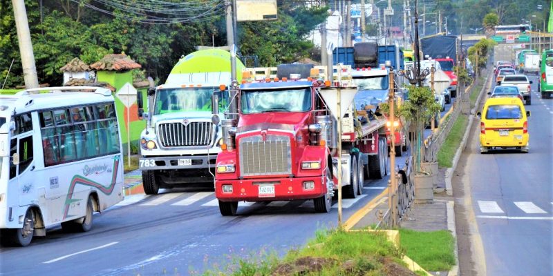 Nuevamente 10 horas diarias de restricción al tráfico pesado por la Avenida Pradilla en Chía