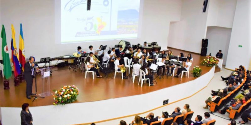 En Tenjo Conecta2 con las empresas y las industrias