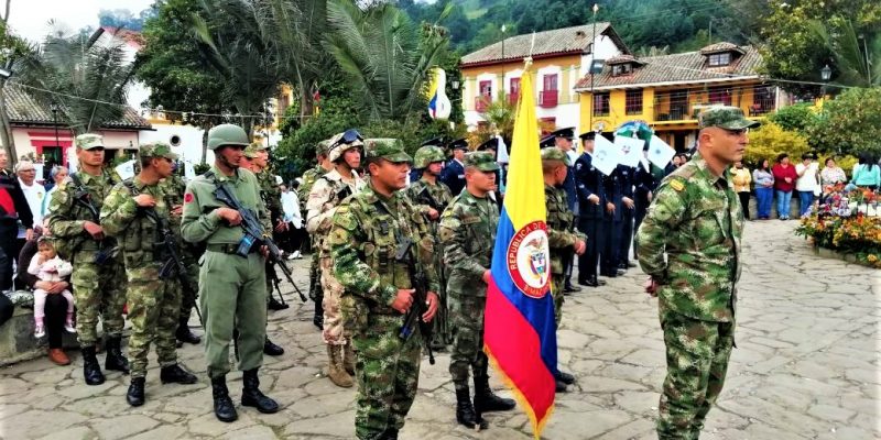 Brigada 13 en celebracion de aniversario del municipio de Zipacon