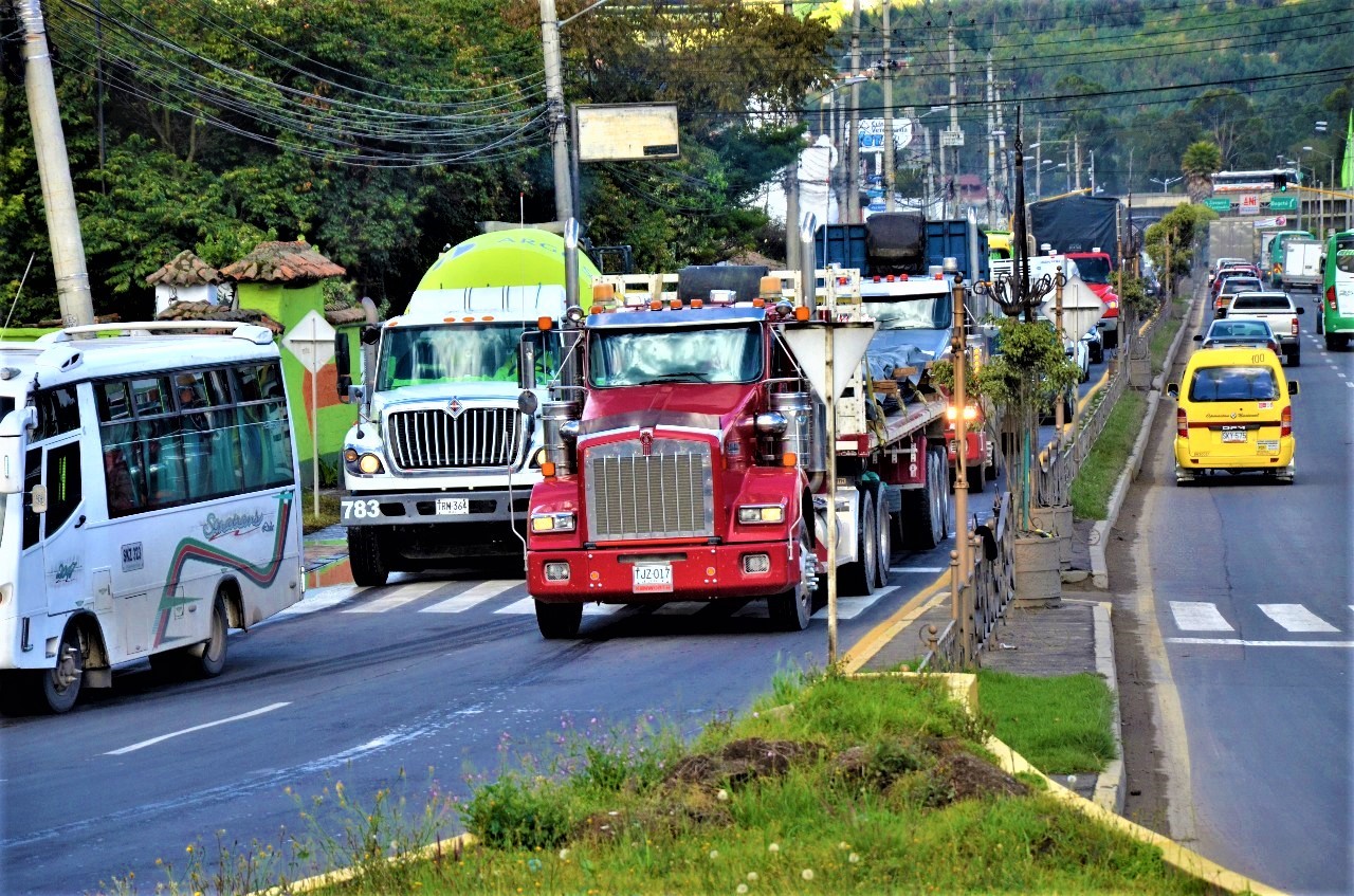 Desde este miercoles 1 de agosto restriccion estricta para trafico pesado en Chia