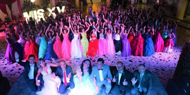 Una celebracion 155 quinceaneras