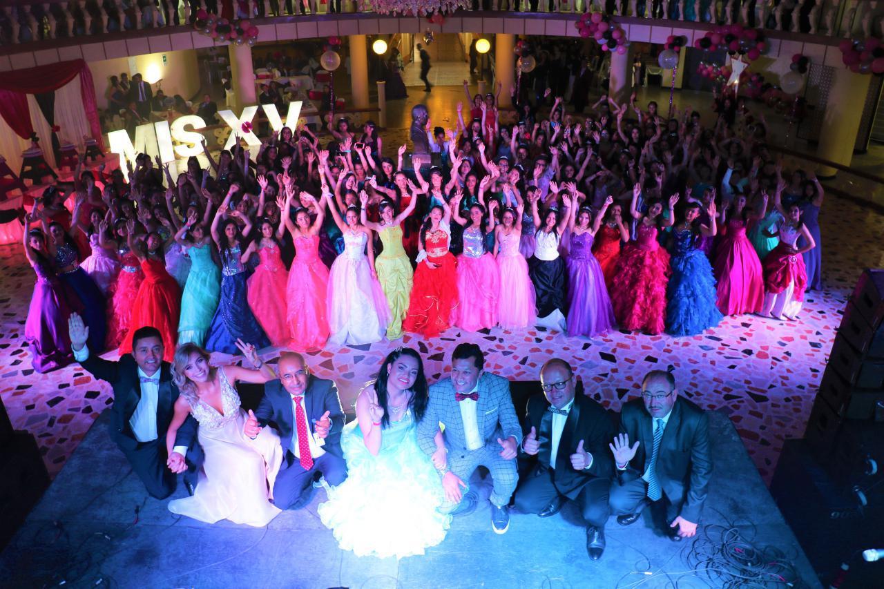 Una celebracion 155 quinceaneras