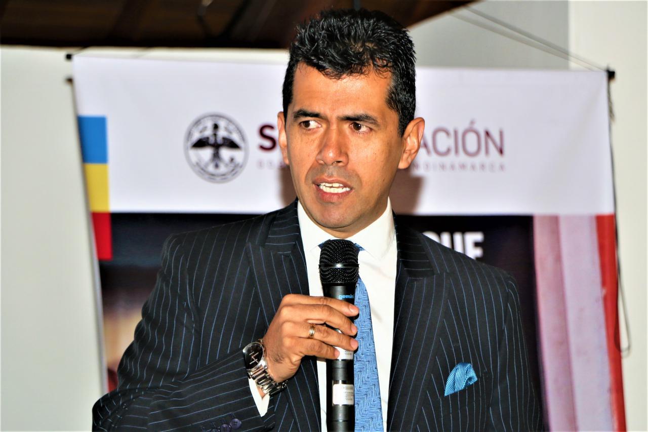 tiene