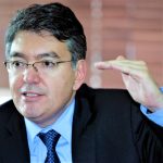 ministro de hacienda mauricio cardenas