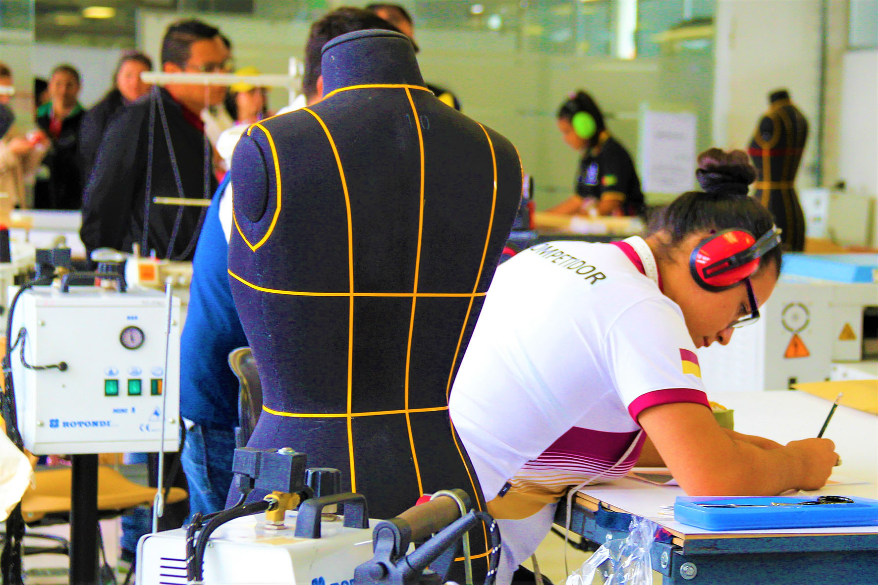 El SENA dispone de 11.000 millones para emprendedores colombianos