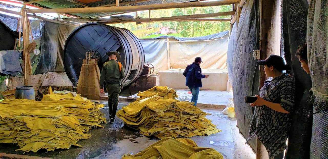 CAR realizo operativos en curtiembres de Villapinzon y Choconta dejando 23 sellamientos