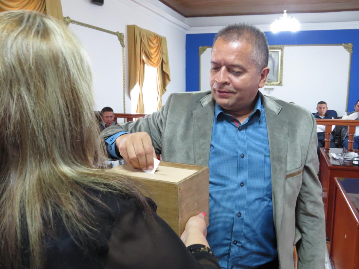 Con la orden Dios Varon el Concejo de Soacha condecorara a Ladrillo Verde