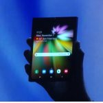 Samsung presenta celular con pantalla plegable