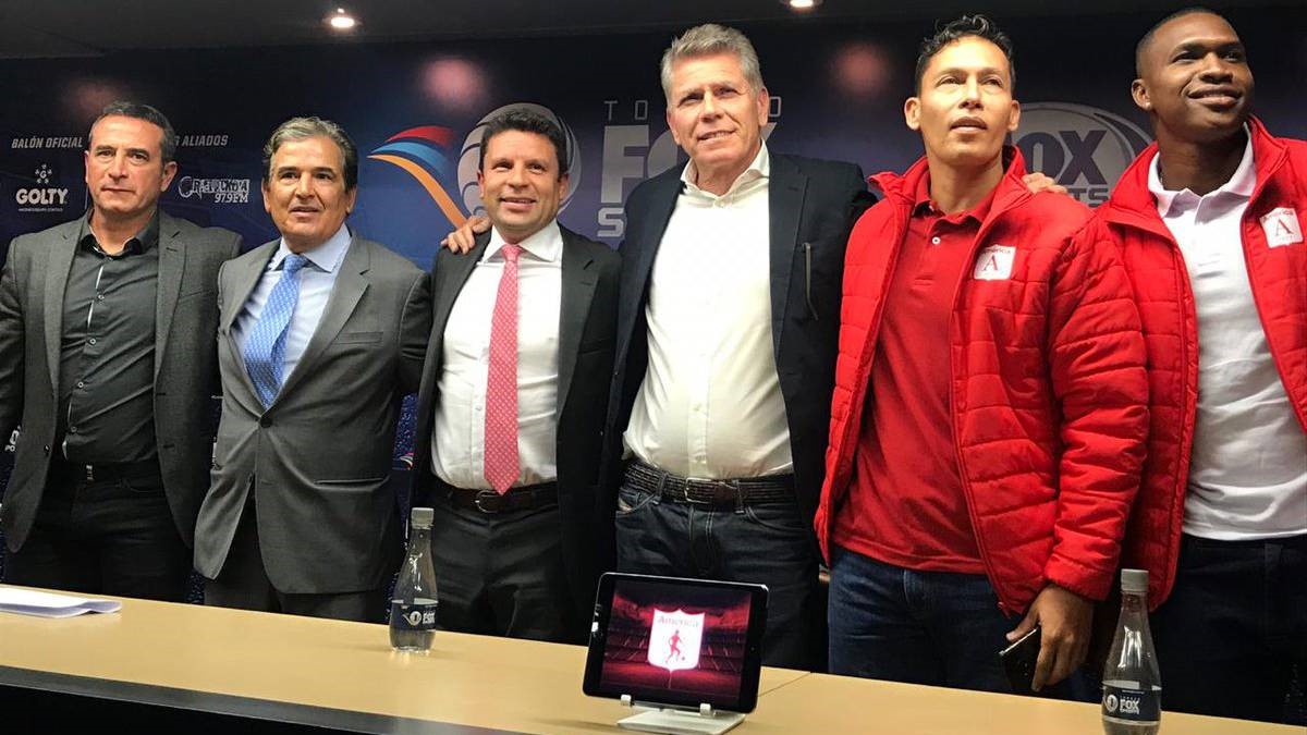 Hinchas de Nacional y Millonarios dan un buen ejemplo de convivencia