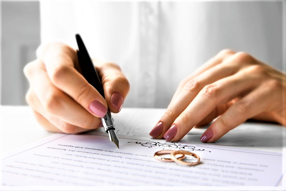 Aceptacion de la familia del esposo para acreditar matrimonio es inconstitucional