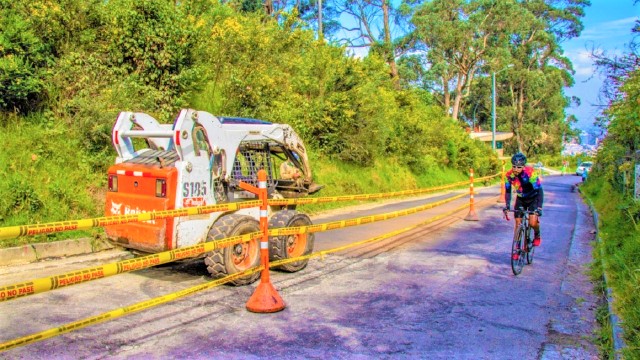 Se adelantan obras de mantenimiento en la via Bogota Choachi