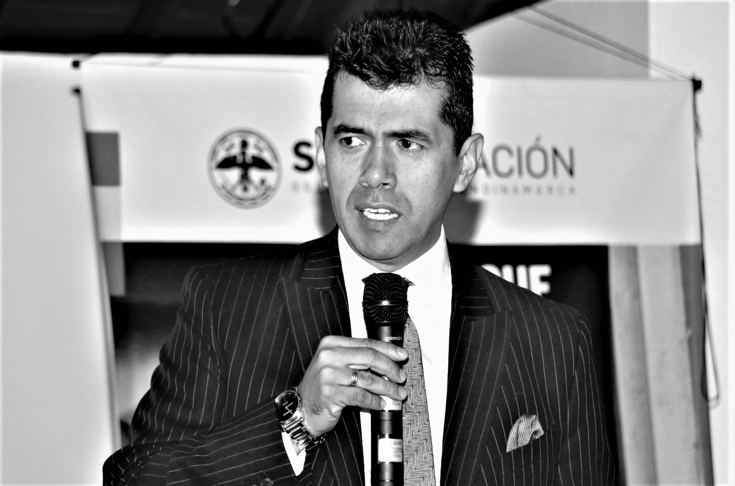 El Contralor Ricardo Lopez Arevalo estaria buscando la direccion de la CAR