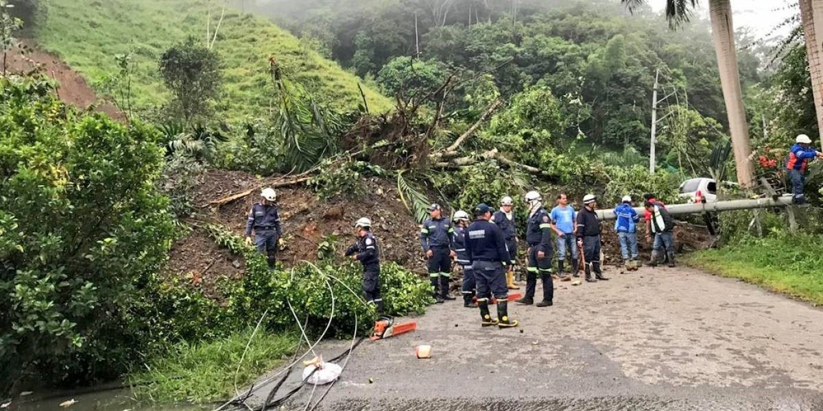 Fuertes lluvias causan deslizamiento en la Palma Cundinamarca