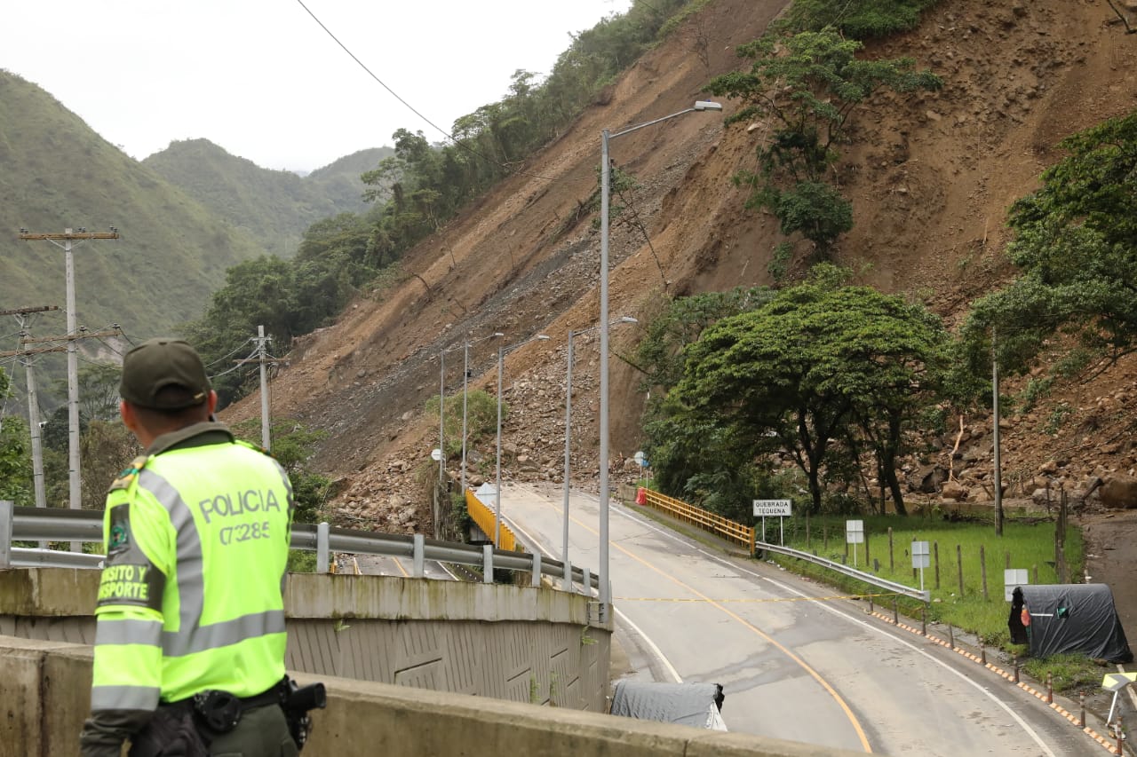 Concretadas acciones para mitigar riesgos en la via Bogota Villavicencio2