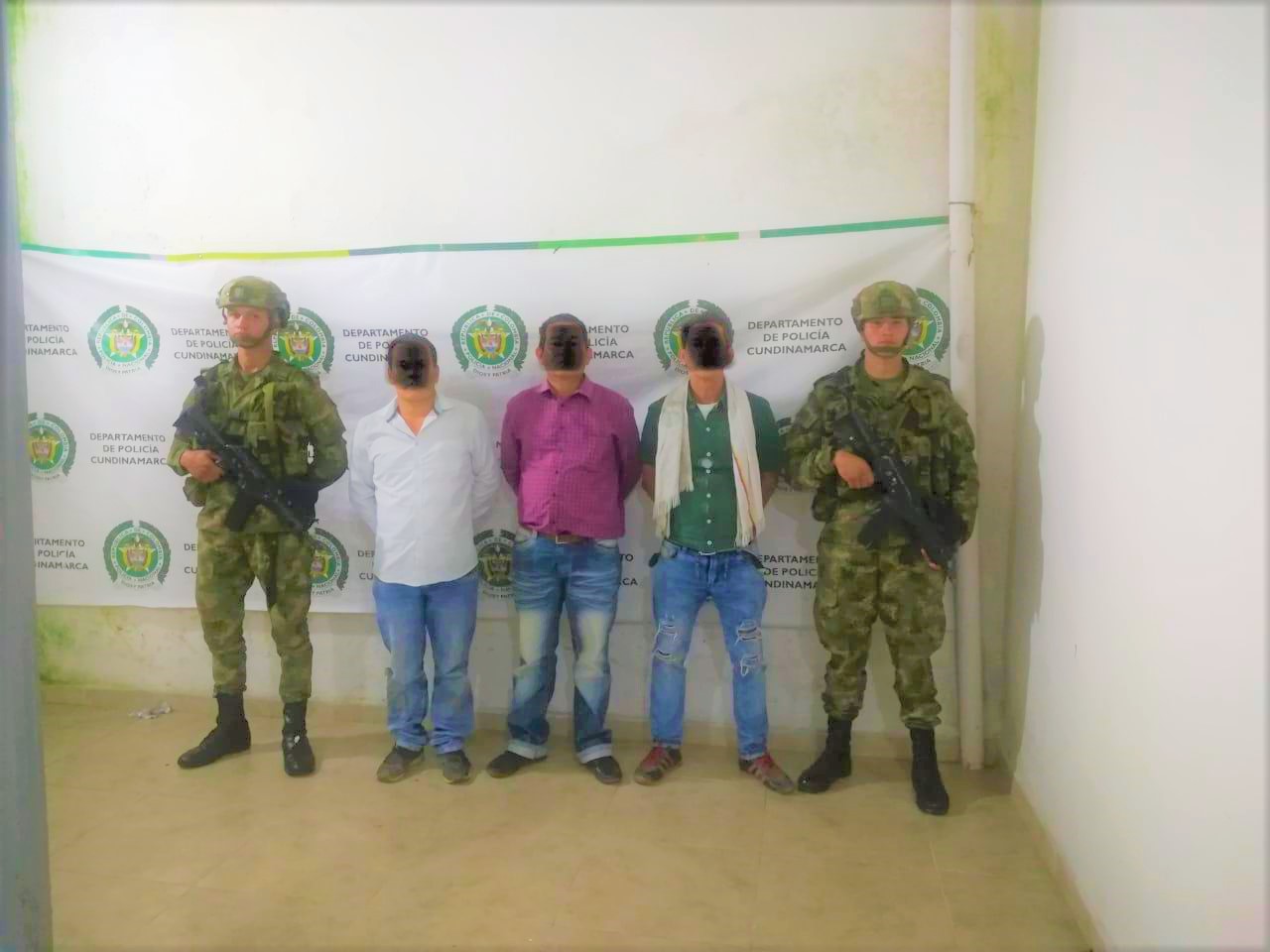 Ejercito captura tres sujetos por mineria ilegal