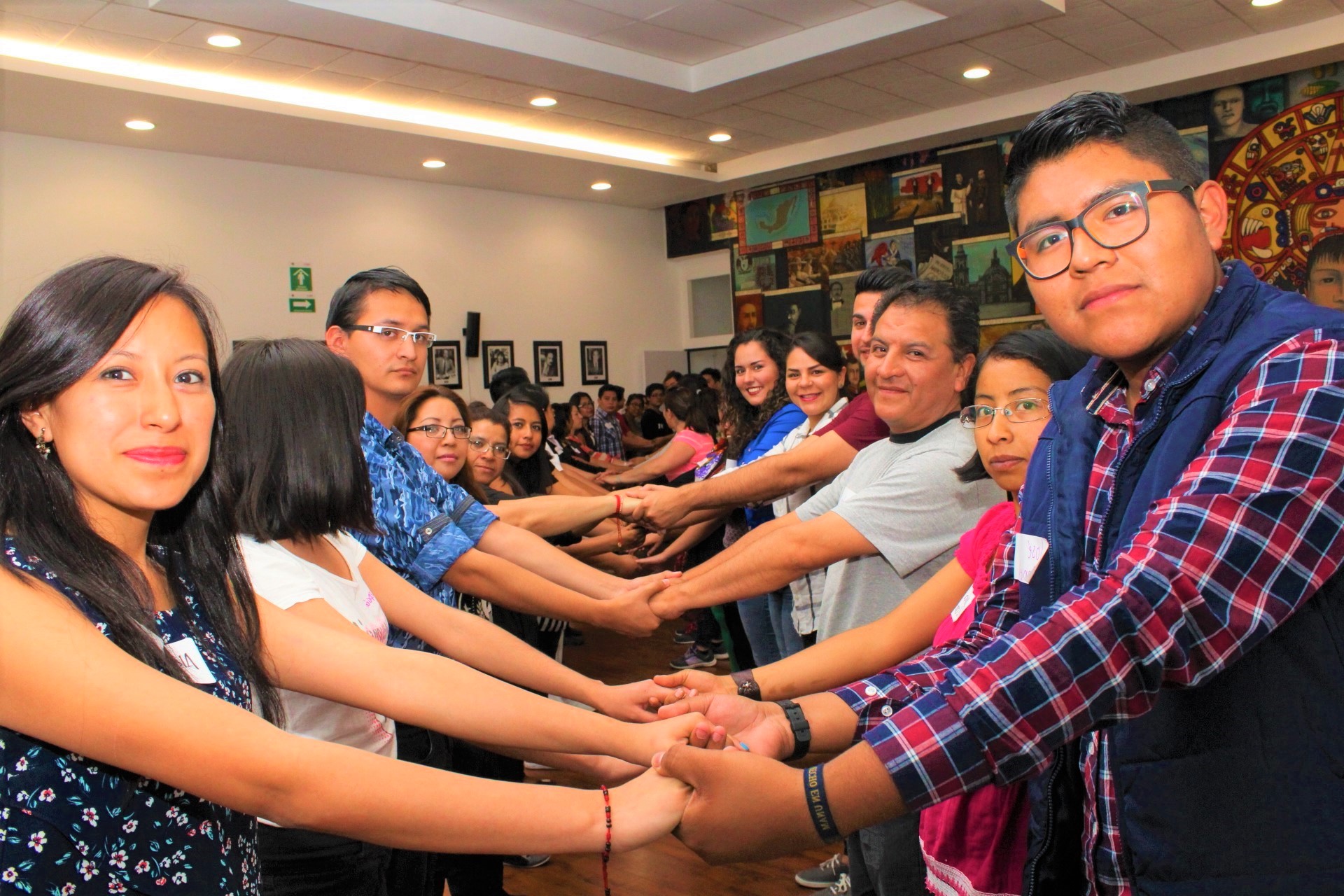 Jovenes colombianos se unen al Dia Internacional por la Paz