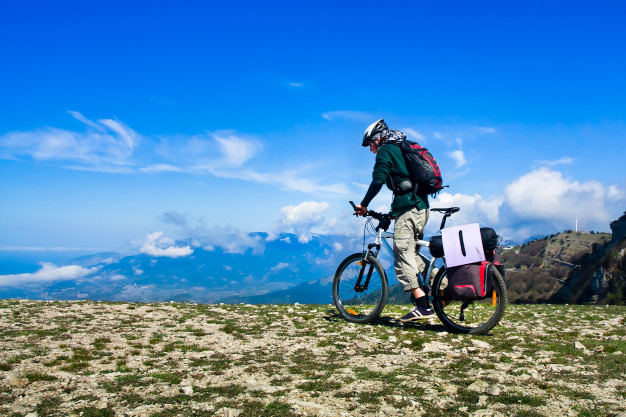 hombre andar bicicleta 130291 1061