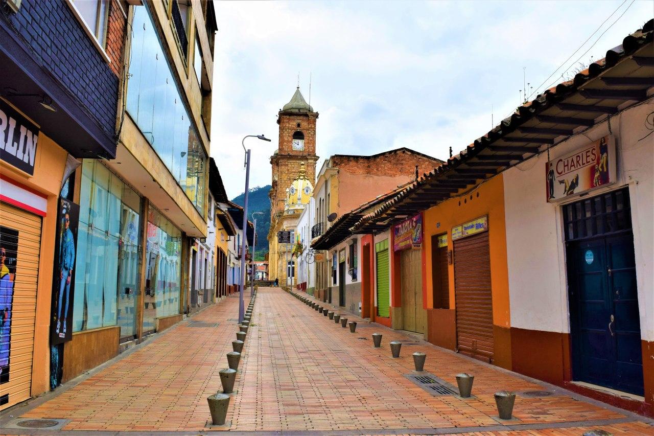 Zipaquira calle iglesia