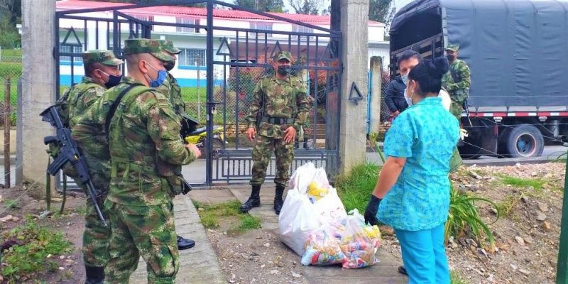 Brigada 13 acompana a los habitantes del municipio de Gutierrez en su reactivacion social