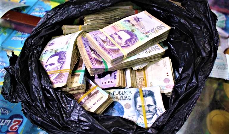 Detenido en Gachancipa un hombre que transportaba en su vehiculo 510 millones en efectivo