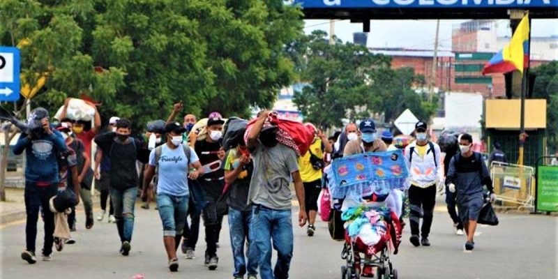 Mas de 14.000 venezolanos han retornado voluntariamente a su pais por las fronteras de Arauca y Cucuta