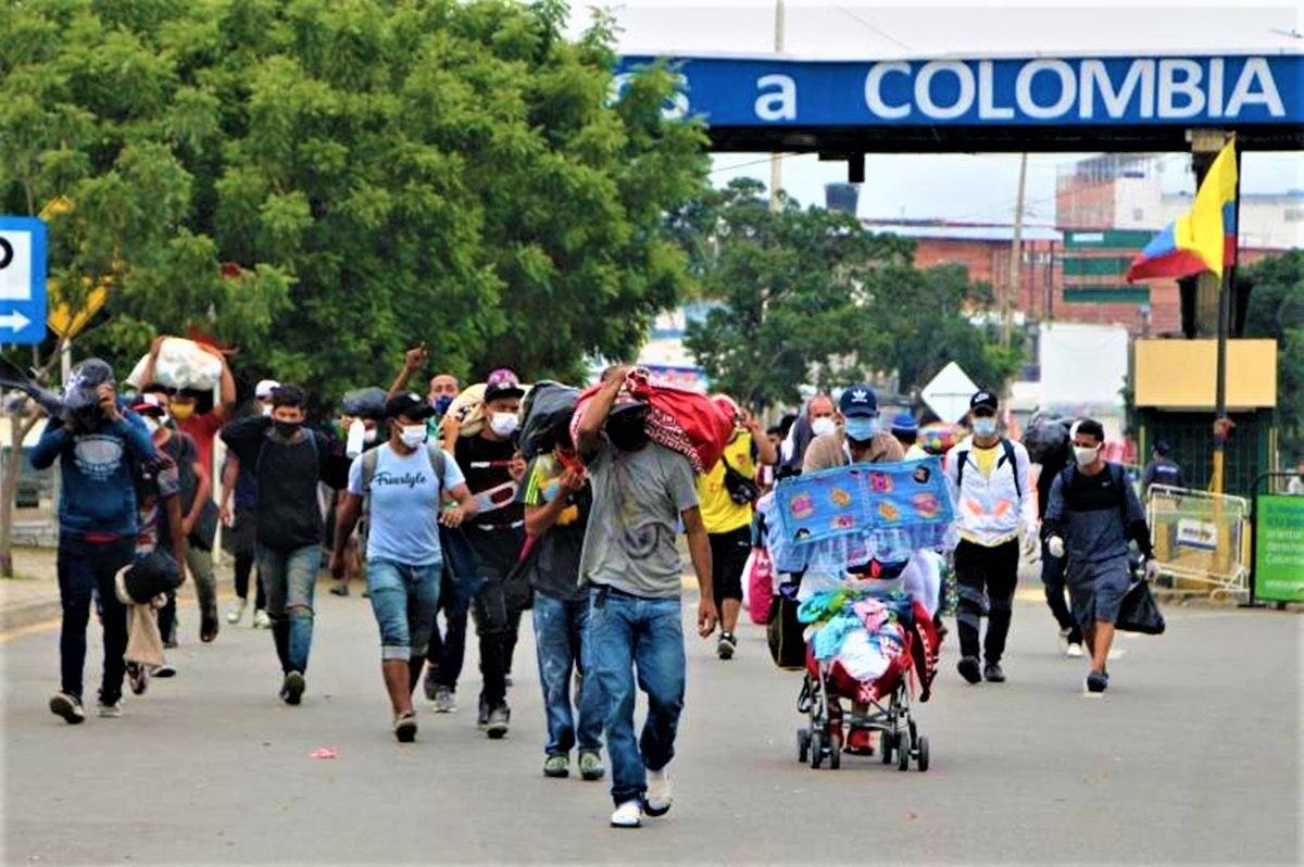 Mas de 14.000 venezolanos han retornado voluntariamente a su pais por las fronteras de Arauca y Cucuta