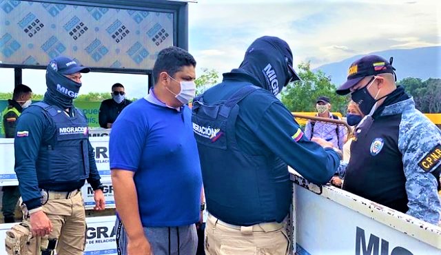 Migracion Colombia expulso al venezolano que ataco a oficial de la policia en Tocancipa