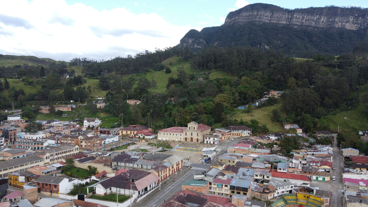Alban Cundinamarca celebra Una feria una fiesta en casa