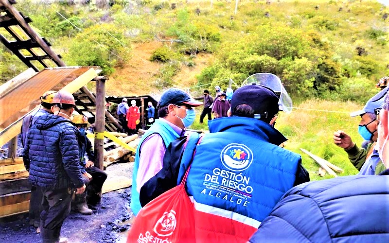 Continuan labores de rescate a los tres mineros en Lenguazaque atrapados hace cuatro dias2 2