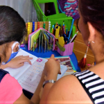 Madres sustitutas tendran reconocimiento economico por su labor desarrollada